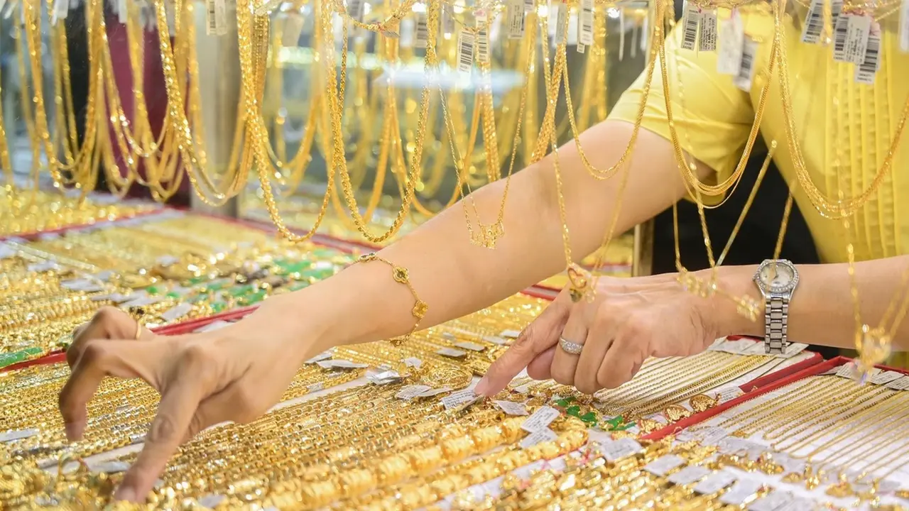 أسعار الذهب تتراجع بشكل كبير في جميع القطاعات بتاريخ 24 مايو.